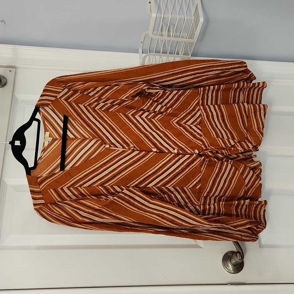 Beautiful Rust Colored Blouse Style Top With Long… - image 1